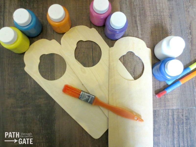 How to Practice Door Hanger Painting