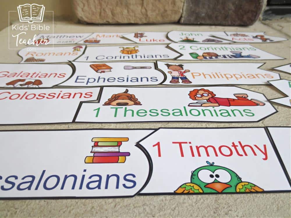 Help your kids get to know the Bible better with this fun Books of the New Testament Puzzle that stretches over 99 inches in length! | KidsBibleTeacher.com